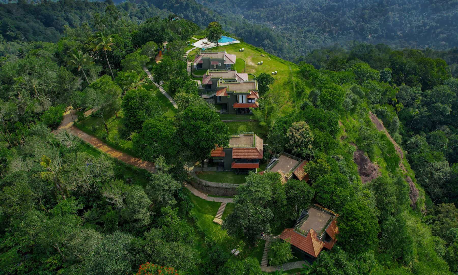 Haze and Kites aerial Photo:hotel