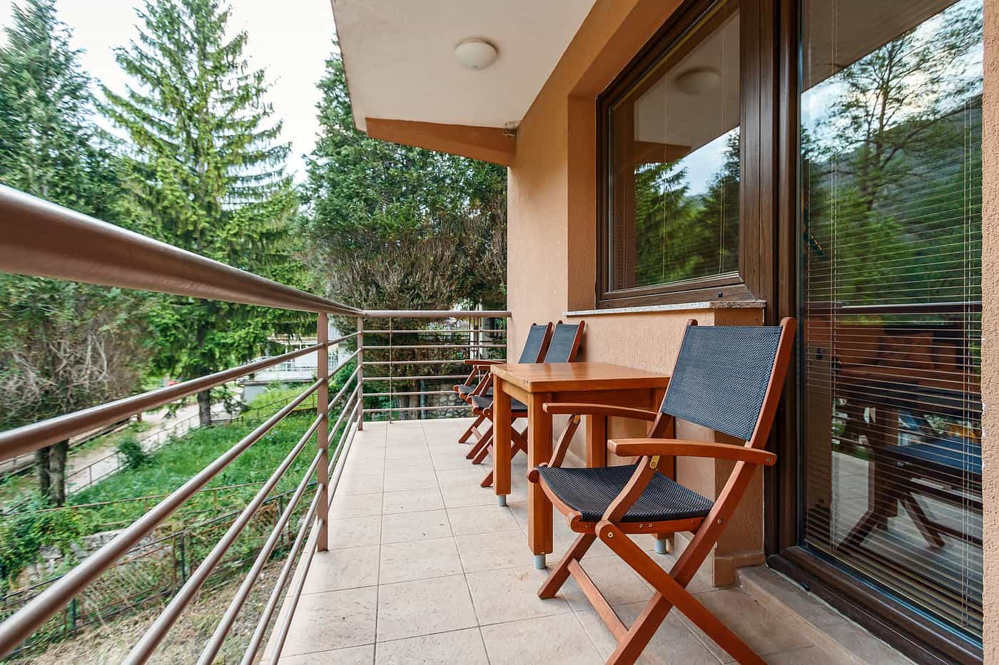 Boracko Lake apartment terrace ,Bosnia Photo:Host / Green Visions