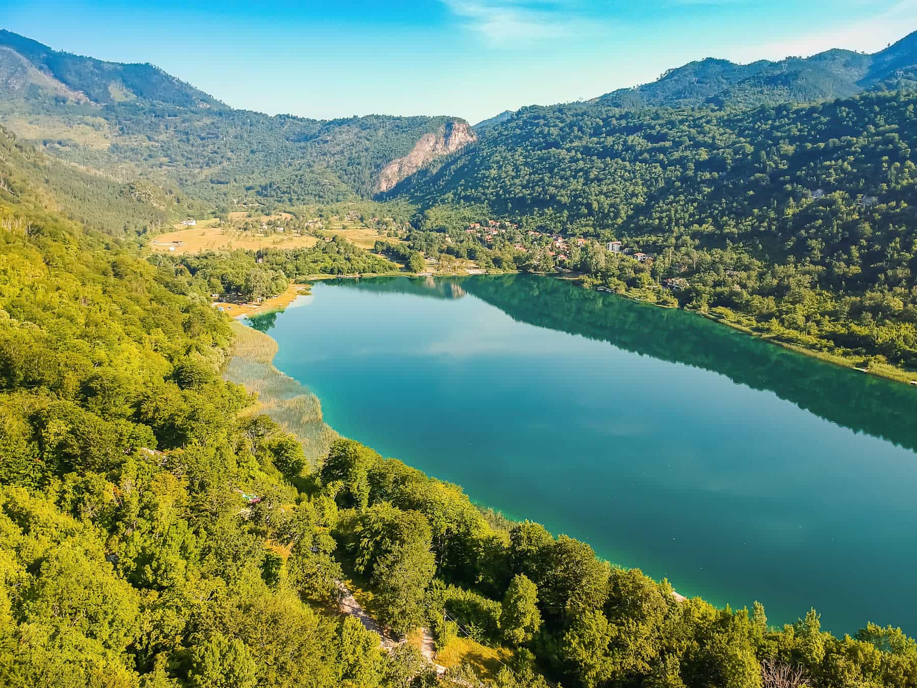 Boracko Lake, Bosnia Photo:shutterstock 1501502618