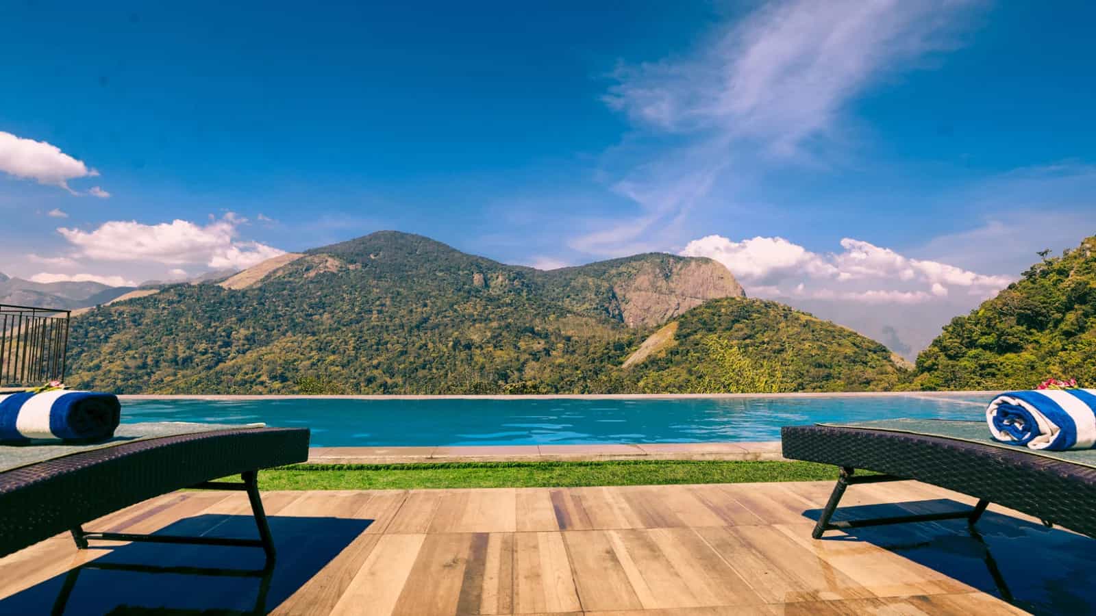 SholaCrown view Vattavada India Photo:hotel