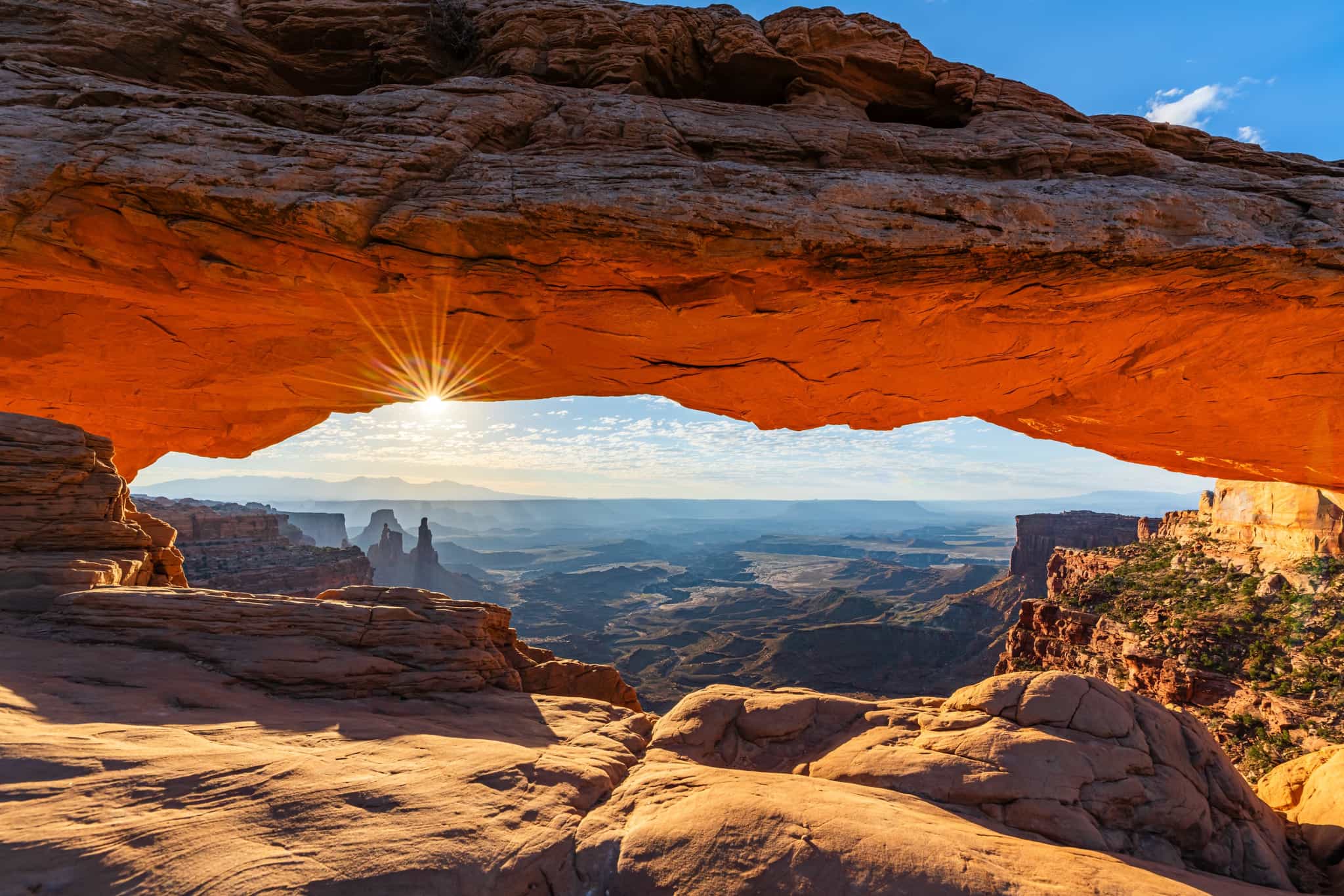 mesa-arch-zion-usa-shutterstock (1).jpg