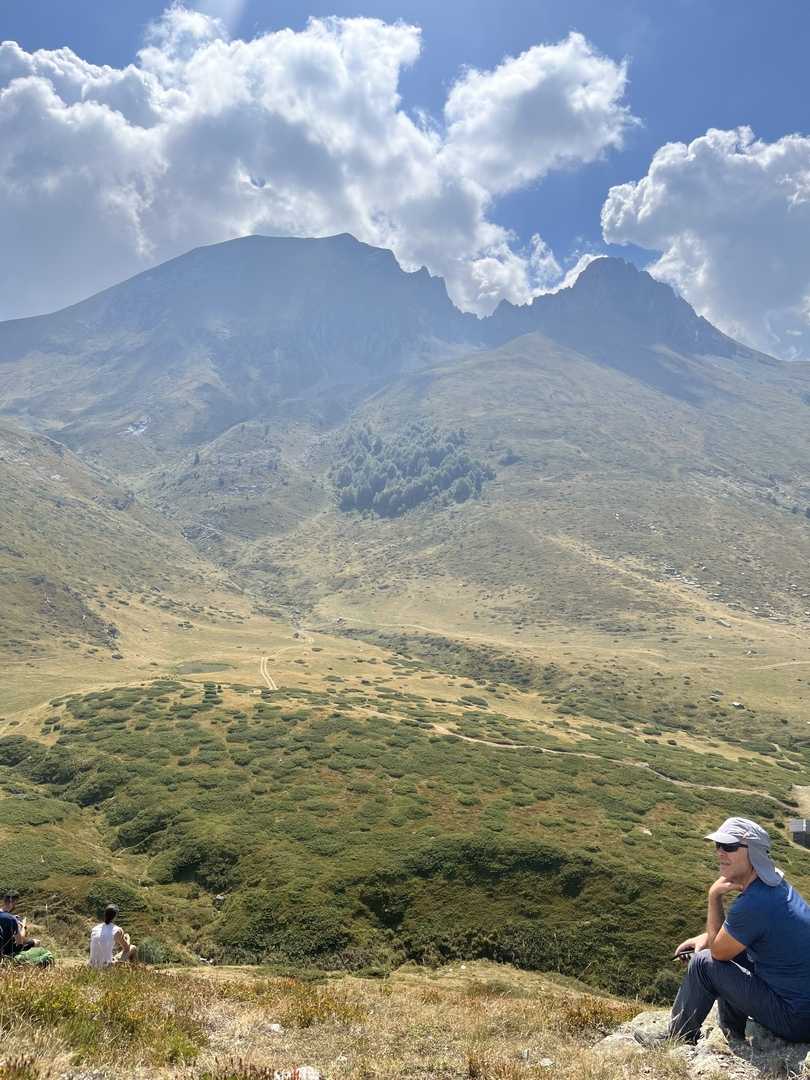 Amazing hiking adventure off the beaten track!