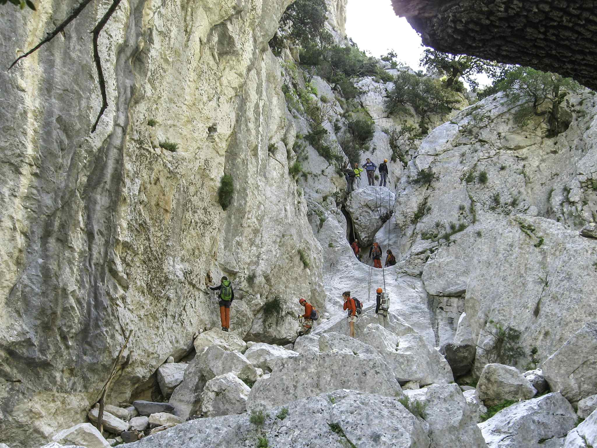 Dry canyoning in Codula Fuili, Sardinia. Photo: Host/40 Gradi Nord
