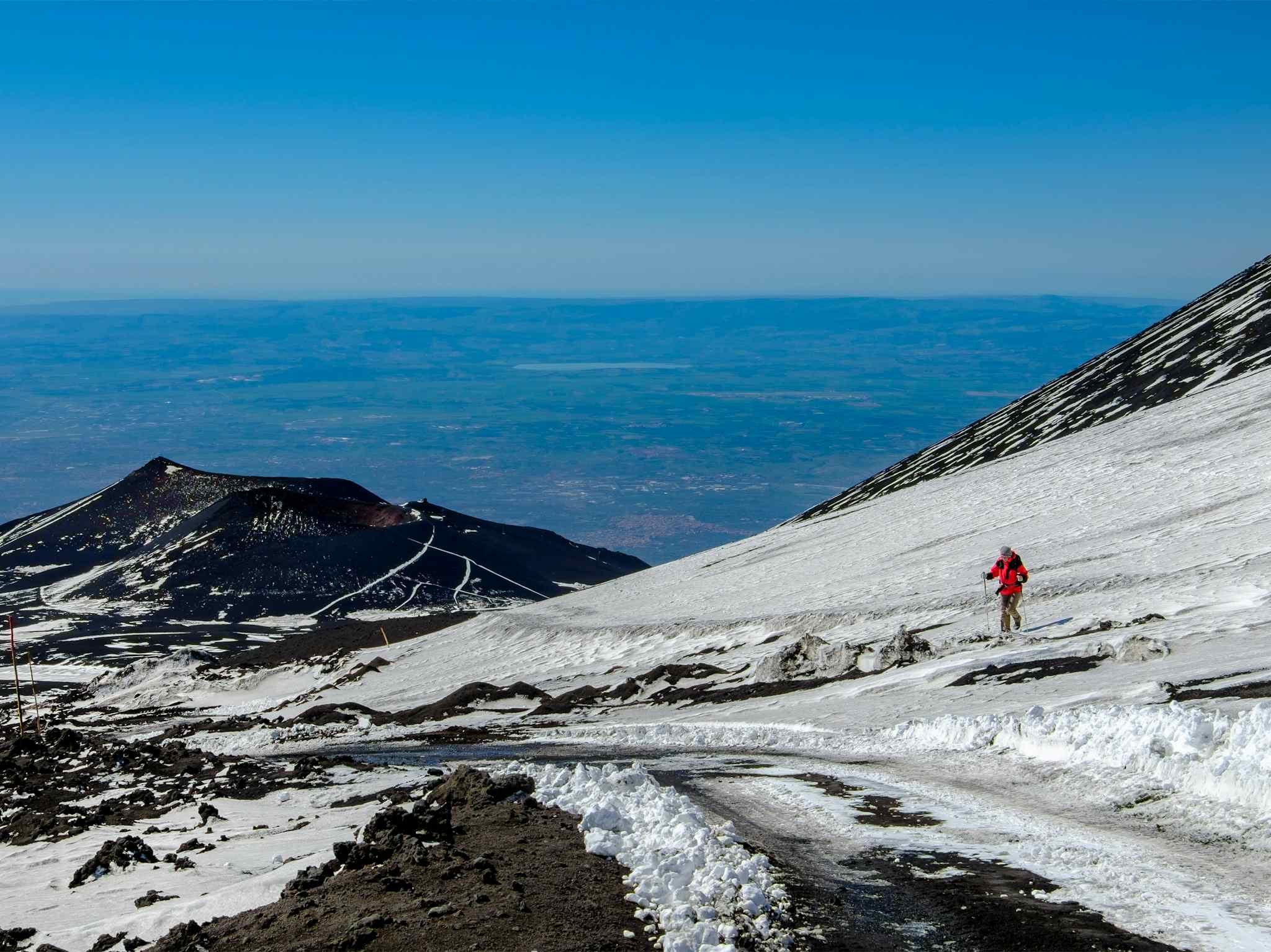 Etna snowshoeing, Italy. Photo: GettyImages-980191830