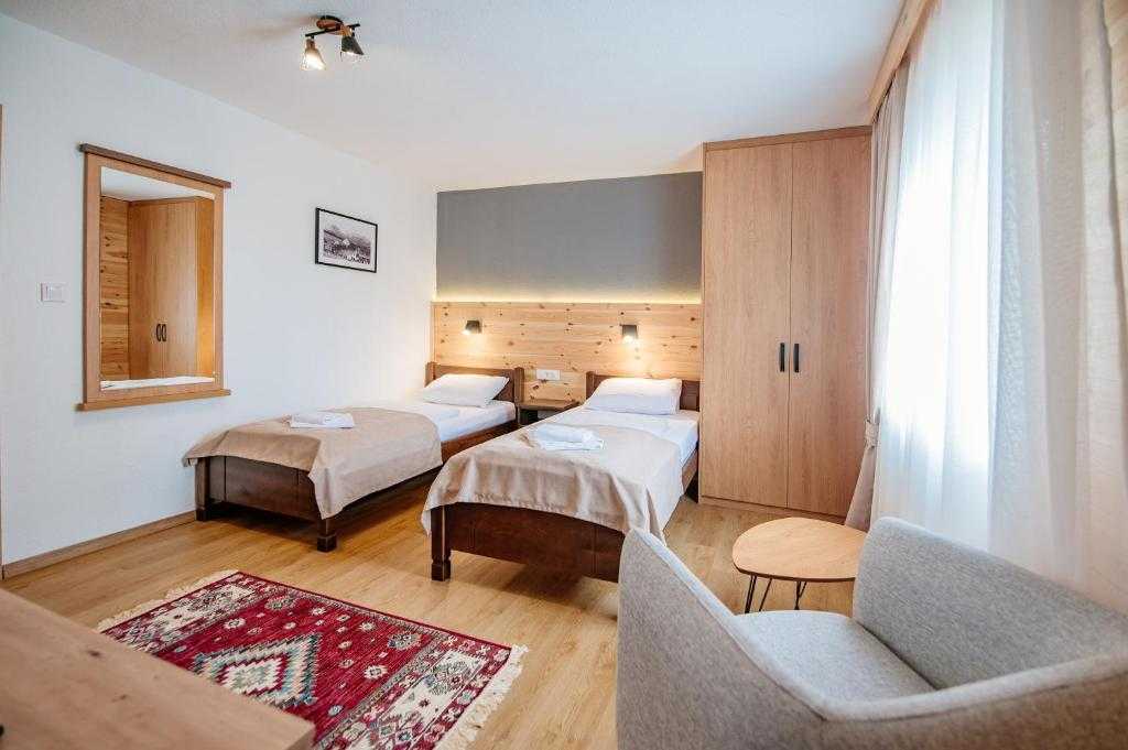 Zabljak, Hotel Zlatni Bor, Twin Room, Accommodation Image