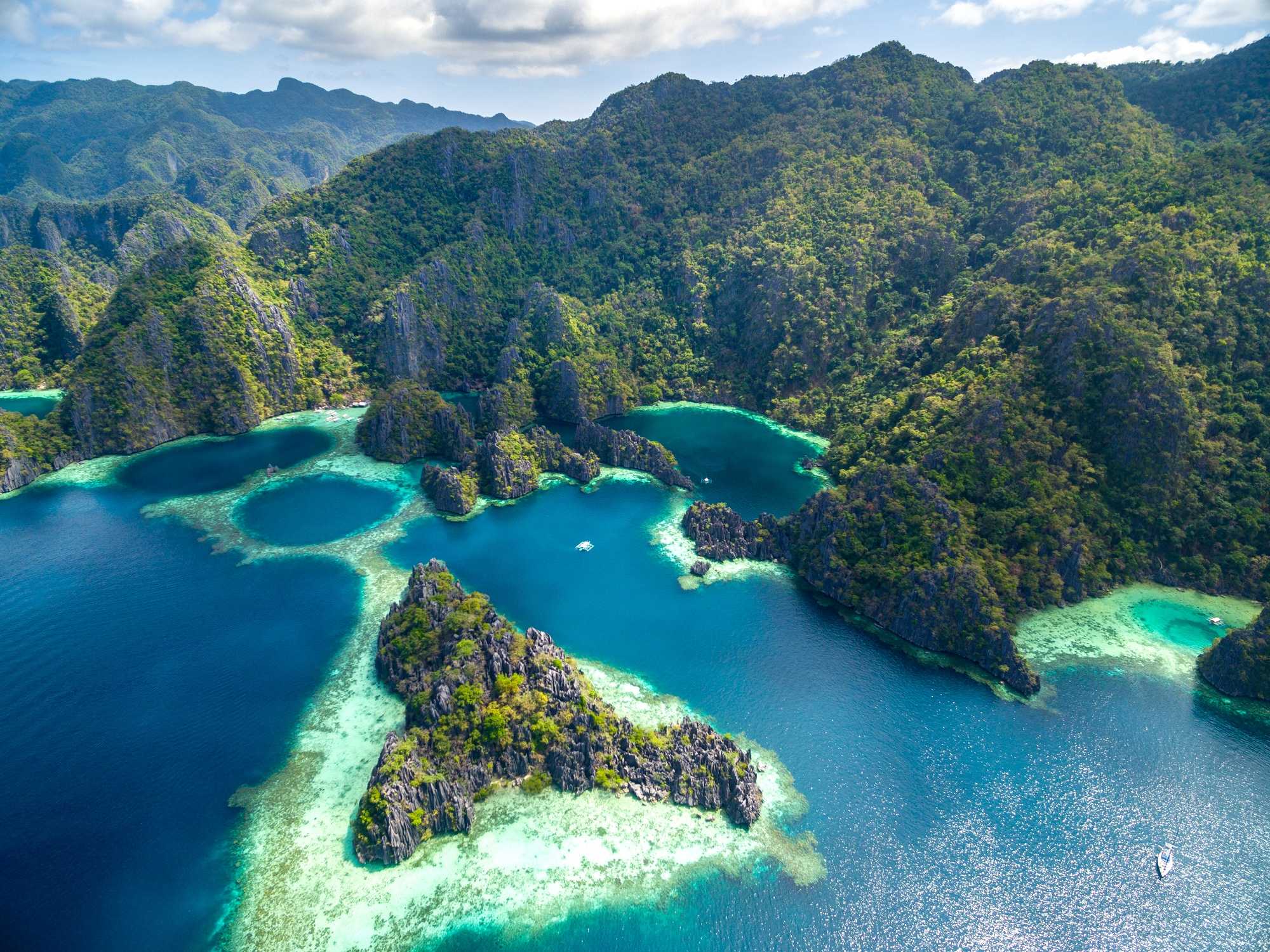 Image of limestone karsts at Twin Lagoon in Coron, Palawan