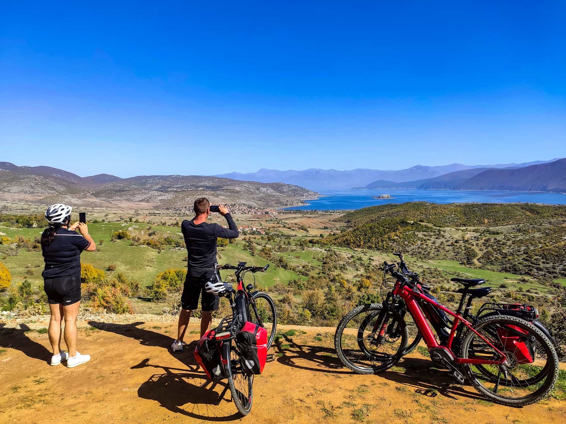 Albania cycle photo stop Photo: Host/Zbulo Discover Albania