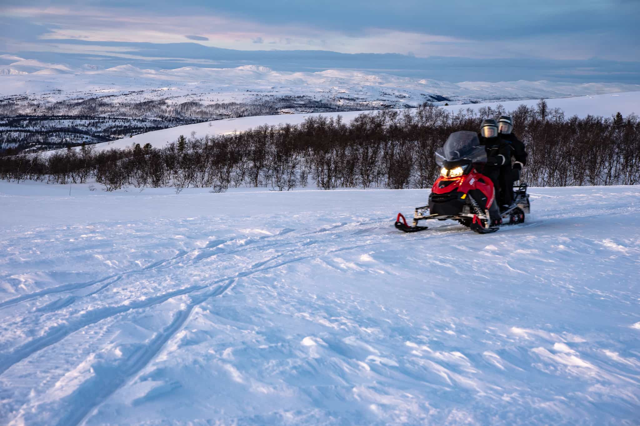 Arctic Light Snowmobile Sorrisniva AS7