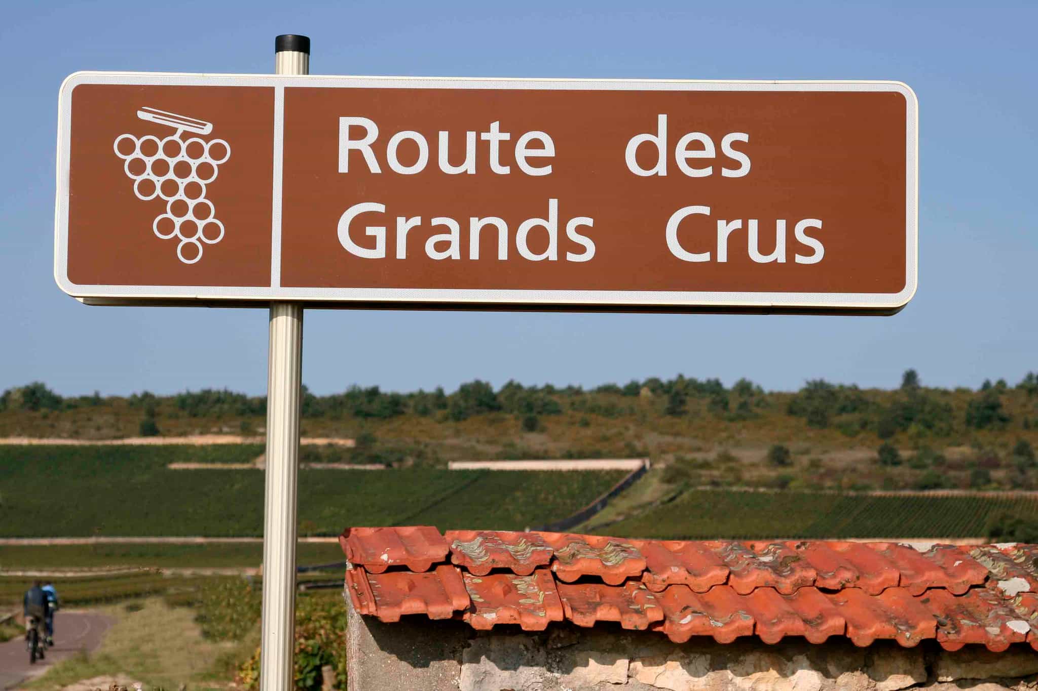 wine route sign, burgundy, France Photo: Host/ Active Tours