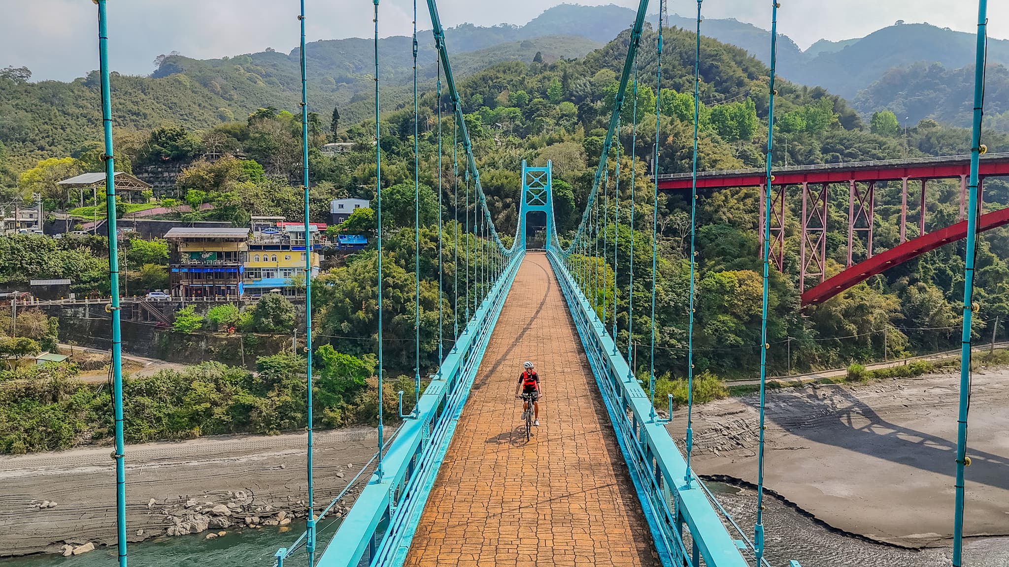 Cycle the Length of Wild Taiwan