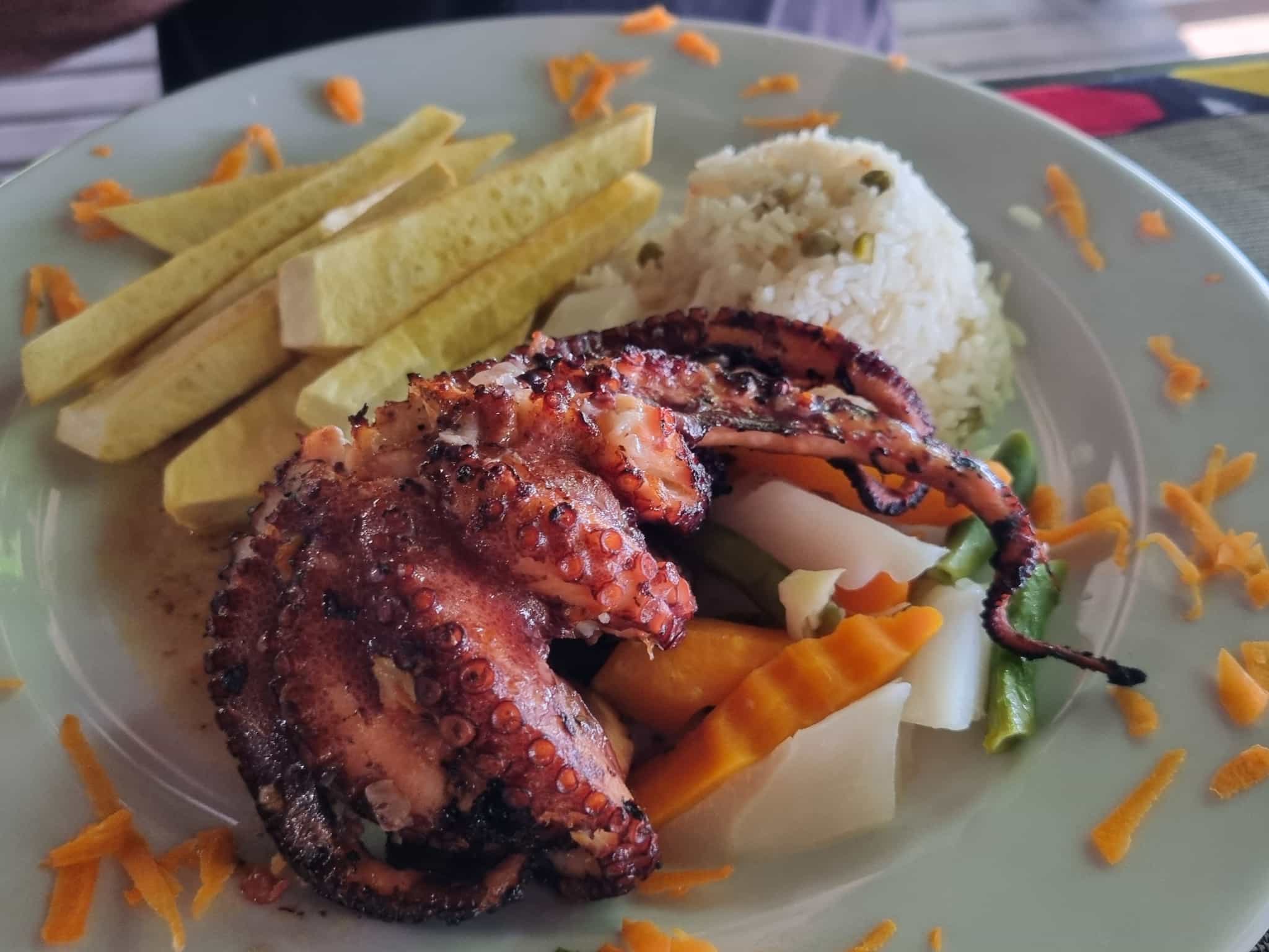 Food in sao tome - Photo: marta, staff
