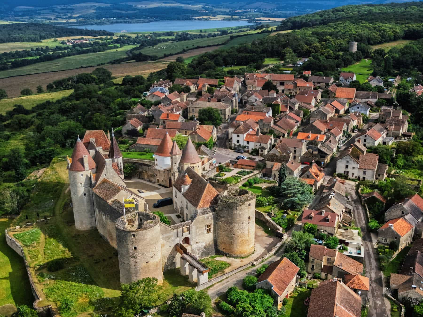 Chateauneuf en Auxois, France Photo: shutterstock 2631065611
