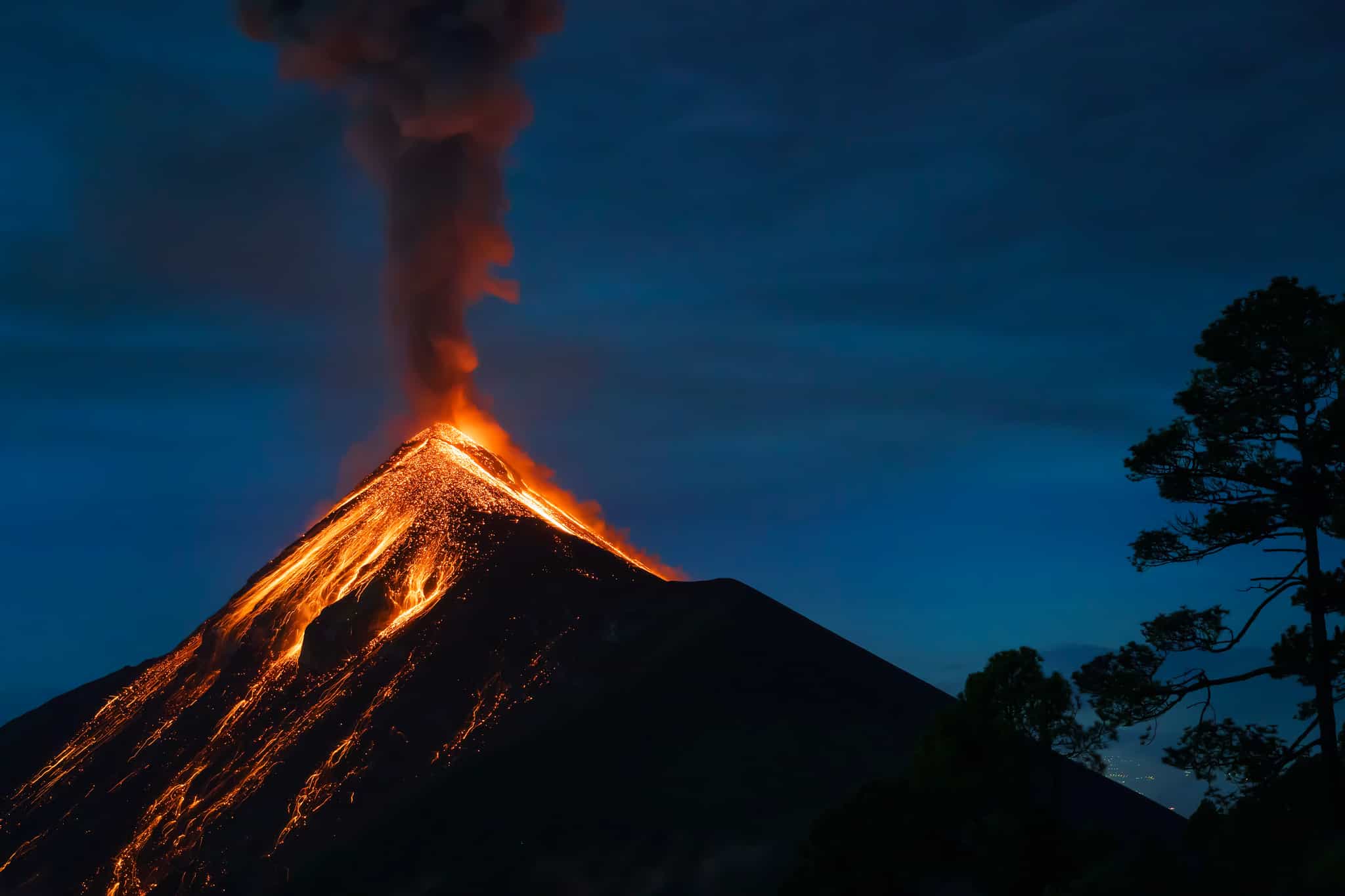 View of Fuego Eruption from Acatenango basecamp. Photo: Getty 1631420410