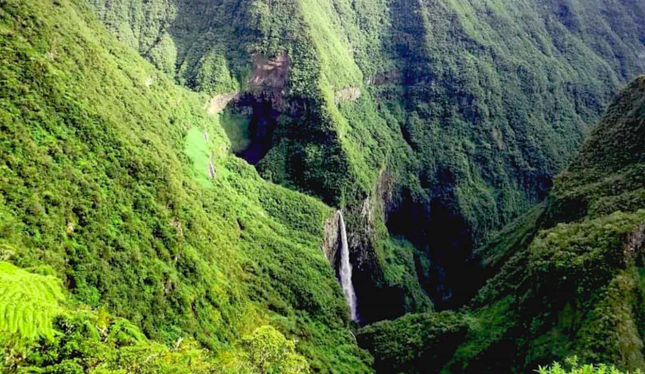View from belvedere to Trou de Fer, Reunion Island- Photo: Host/Horizon Reunion