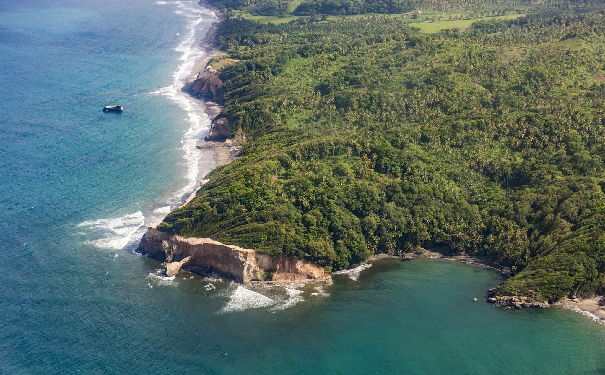 Dominica Atlantic coast. Photo: Dreamstime l 71930085