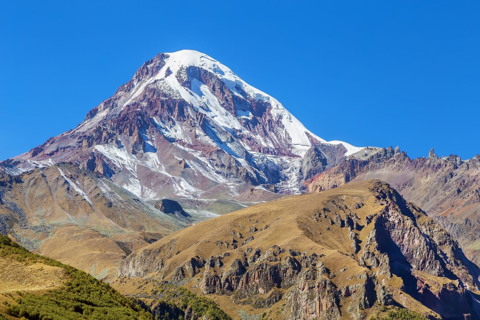 Kazbek is highest. Казбеги вершина.