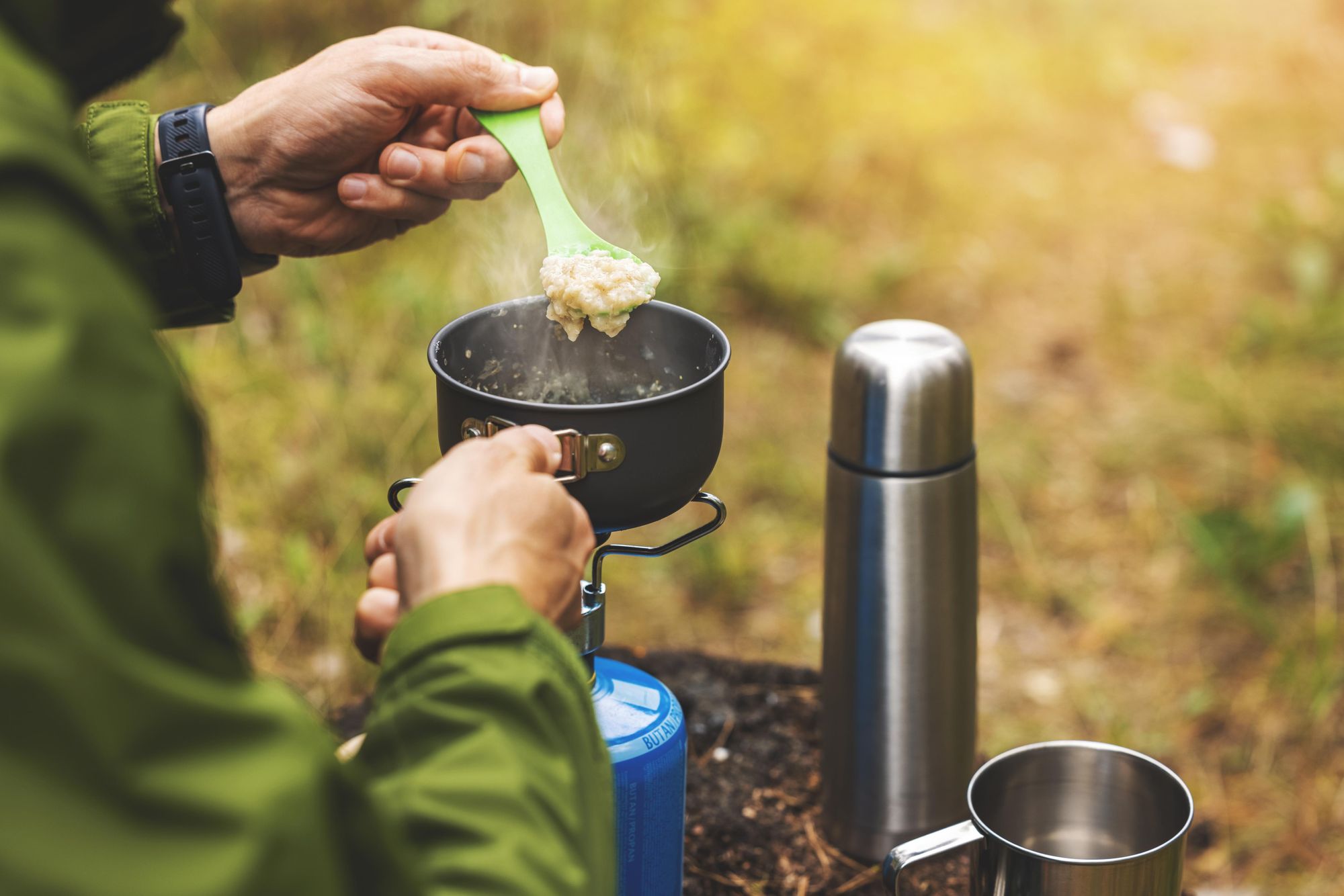 An Appalachian Trail classic; hot oats and coffee to start the morning. Photo: Getty