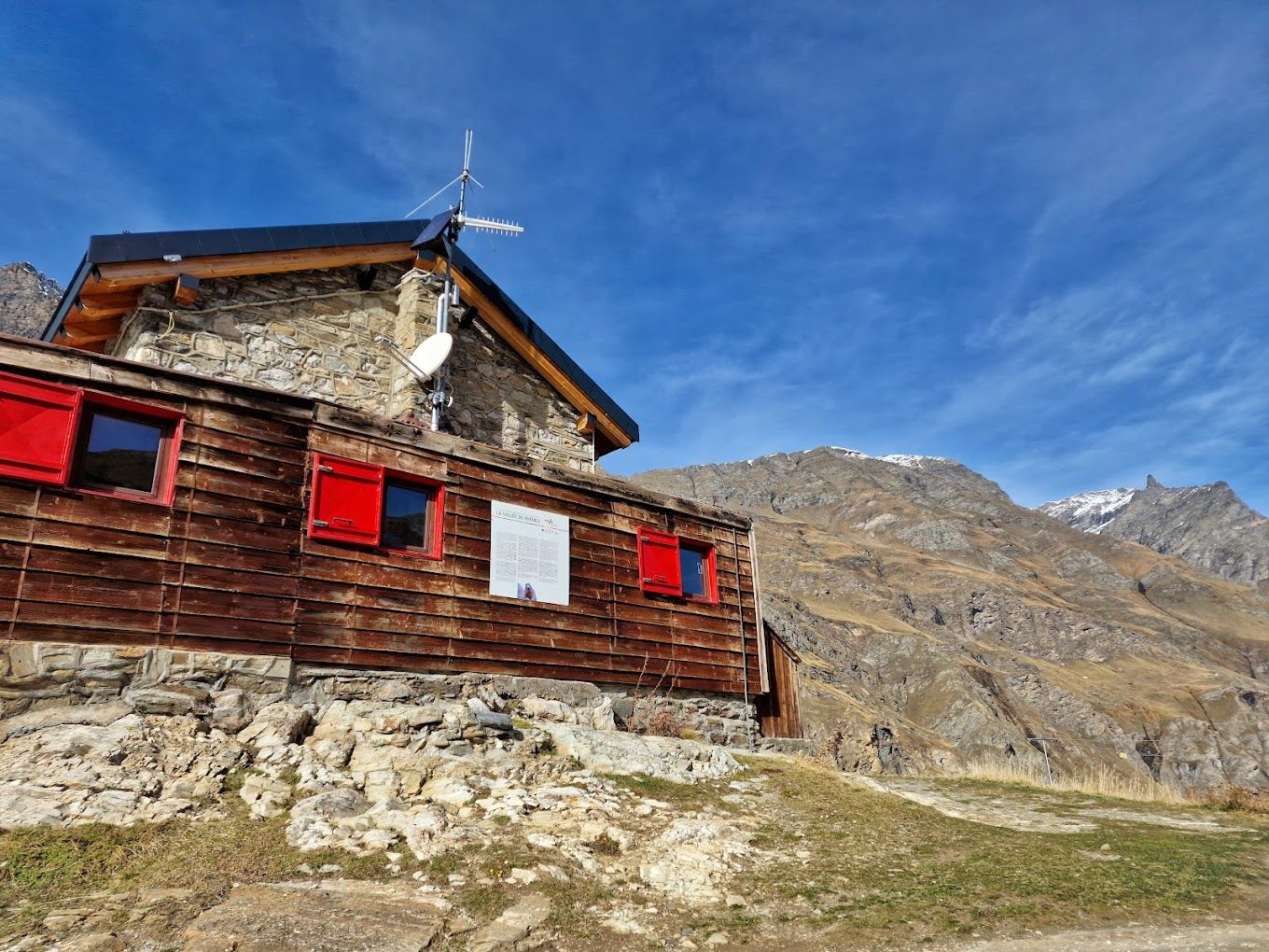 A mountain hut in Italy's Gran Paradiso. Photo: Verticalife.