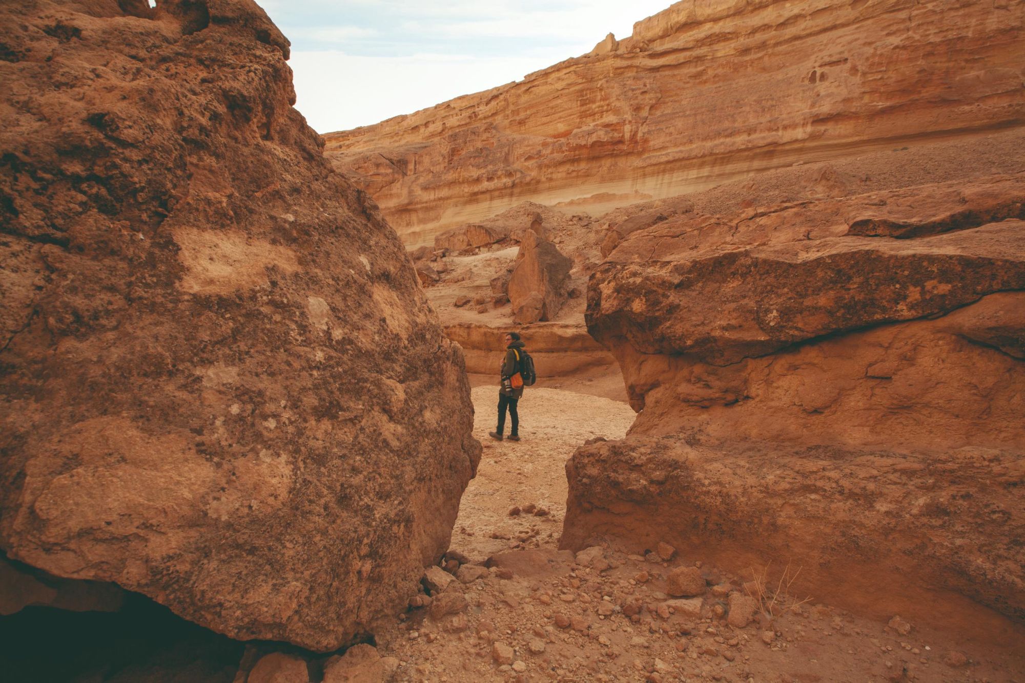 Canyon hiking in Tunisia. Photo: Siroko Travel.