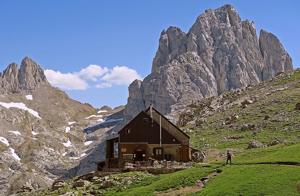 A mountain hut in the Picos de Europa. Photo: Rumba a Picos.