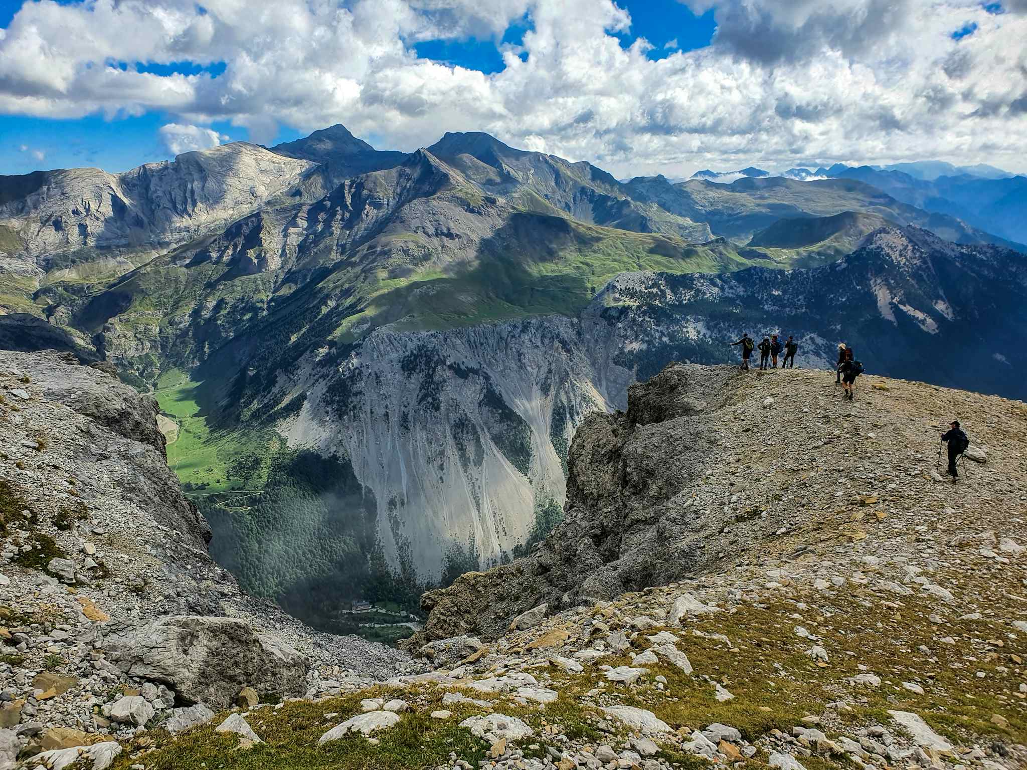 Scenes on the High Route of the Lost. Photo: Rumba a Picos. 