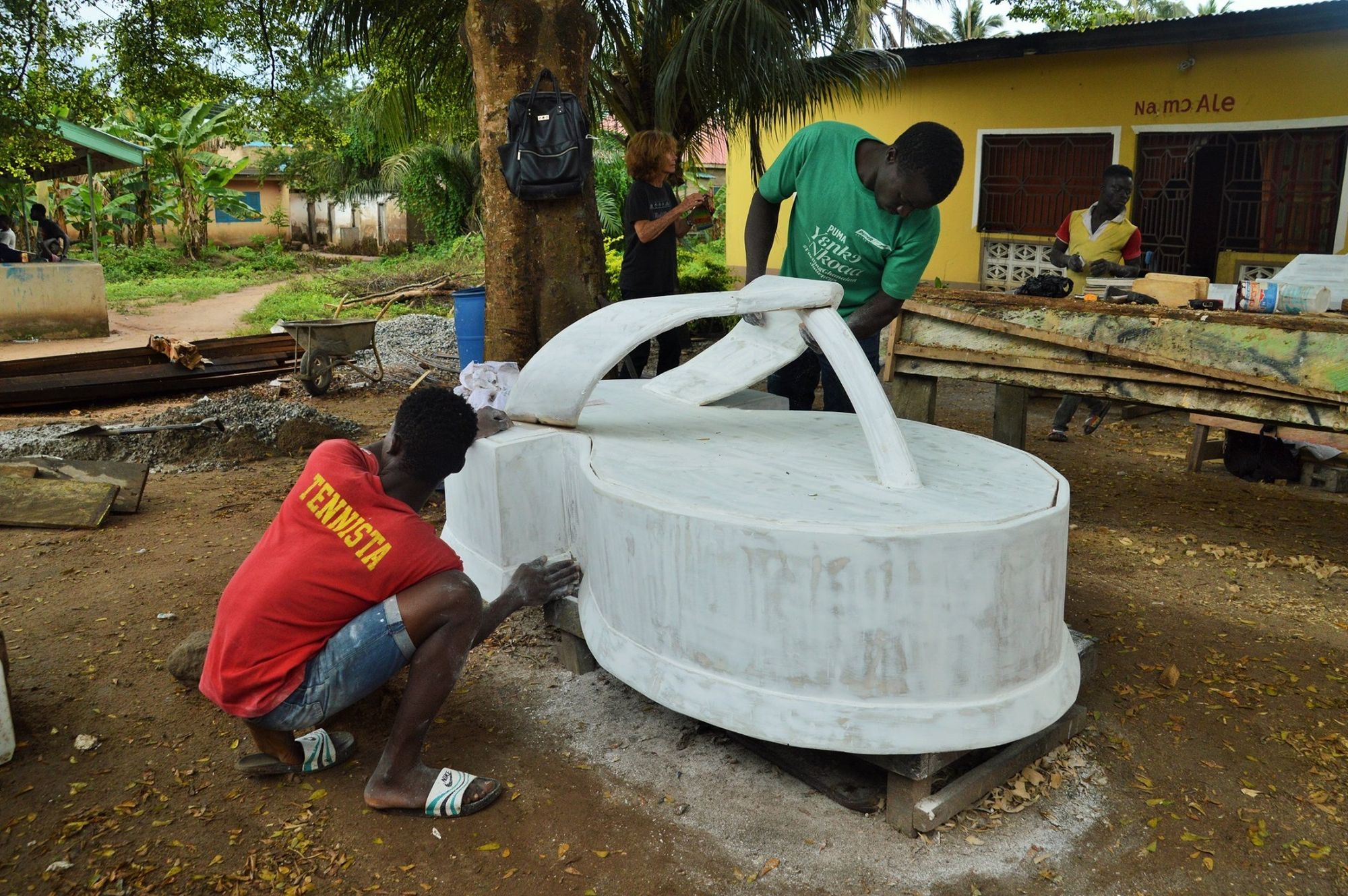 Coffin makers at work in Ghana. Photo: Marta Marinelli.