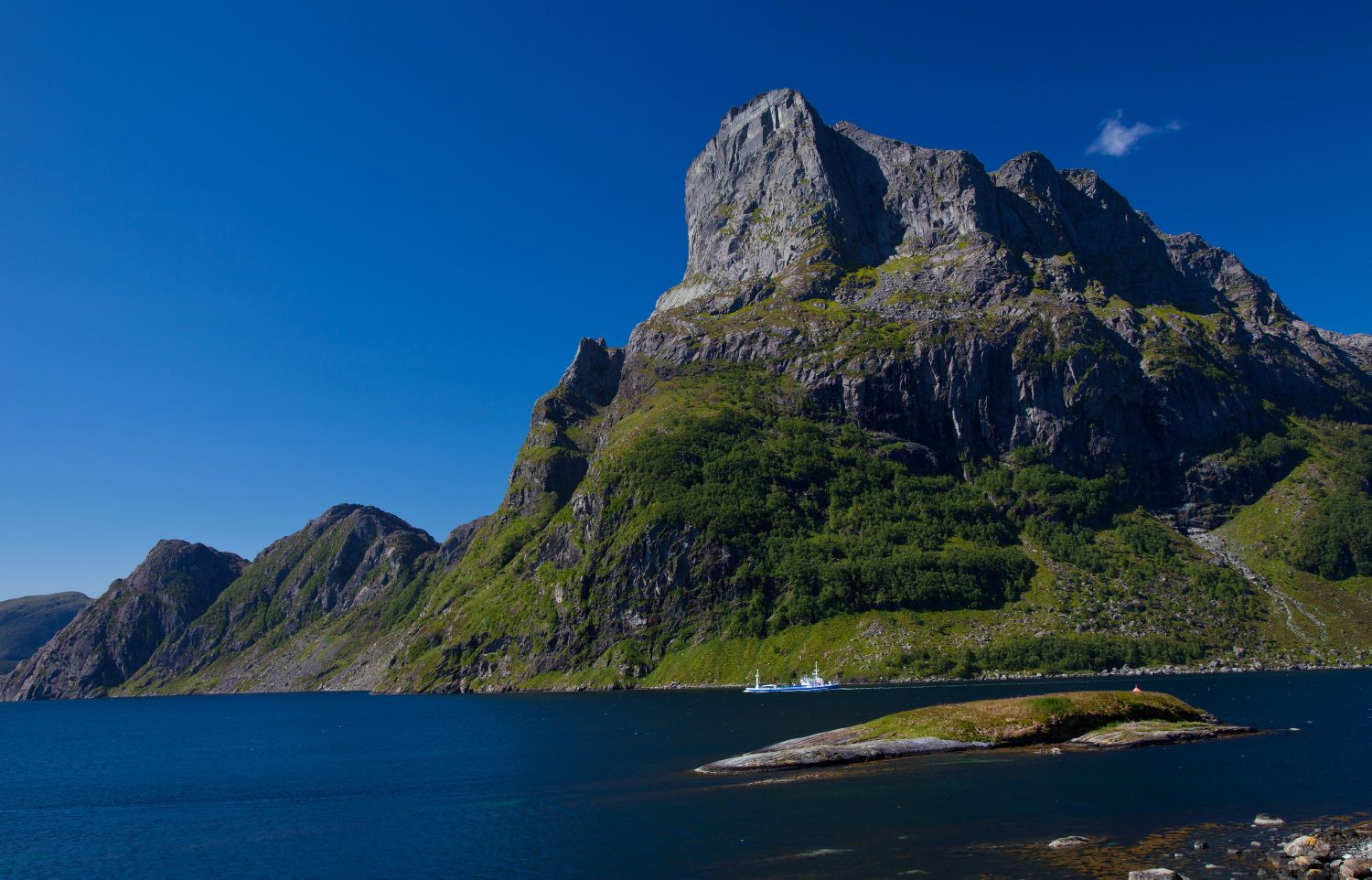 Hornelen, the highest sea cliff in Norway. Photo: Getty.