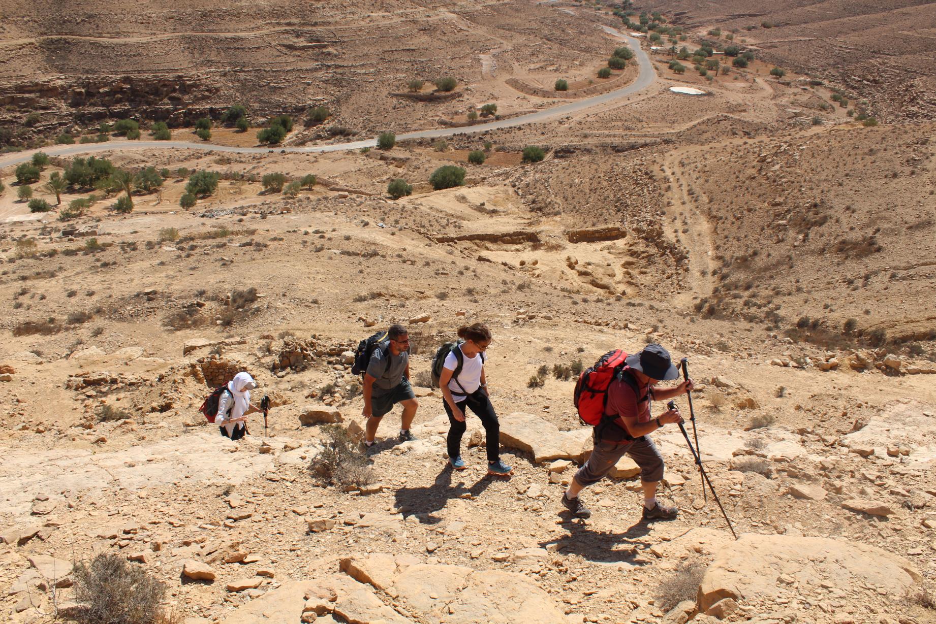 Hiking The Dahar Great Crossing. Photo: Amor Ghrab