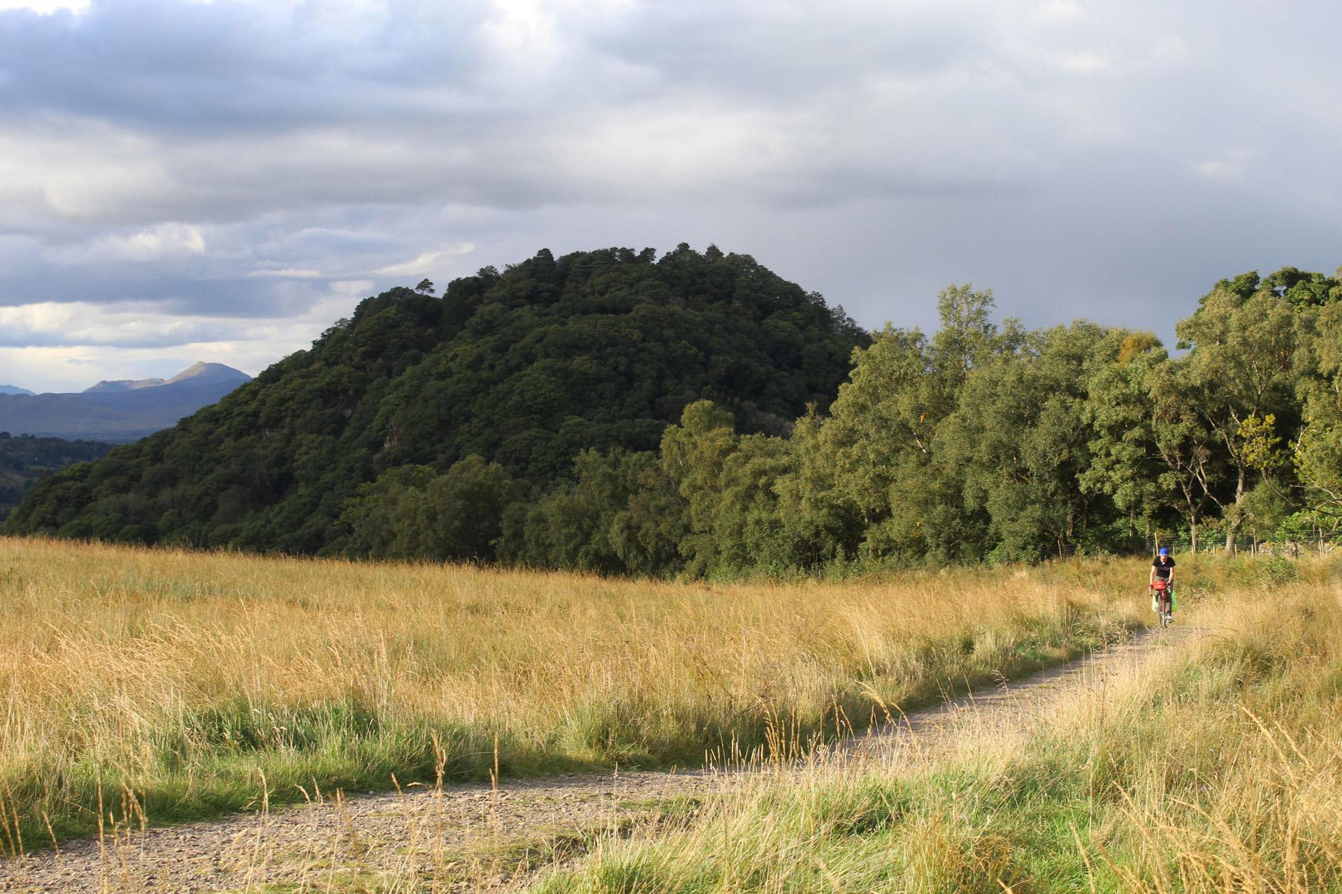 Climbing up a gradual, scenic ascent near Dumgoyne on the John Muir Way, a coast-to-coast route across Scotland. Photo: Stuart Kenny