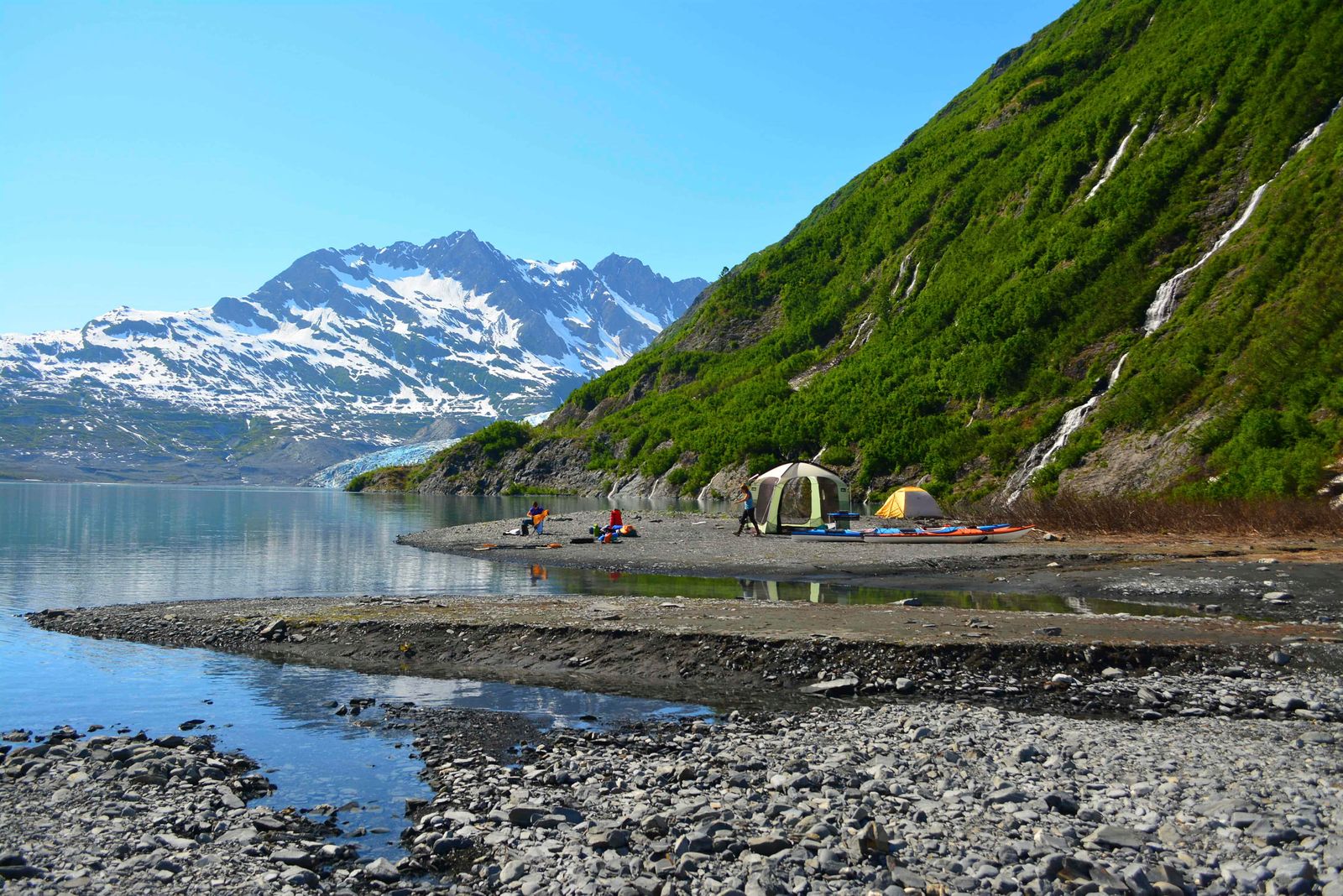 frozen-fjords-and-wild-rivers-a-guide-to-kayaking-in-alaska