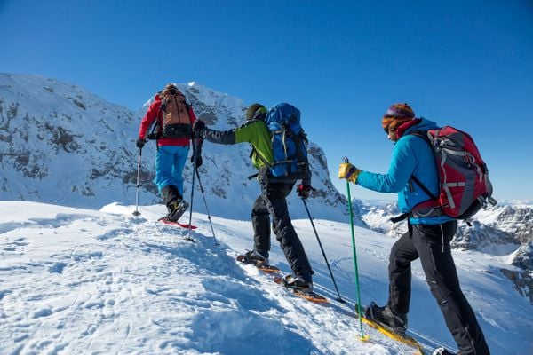 How to Snowshoe: A Beginners' Guide to the Basics